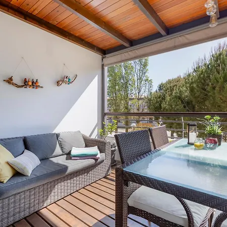 Marina Park Apartment *